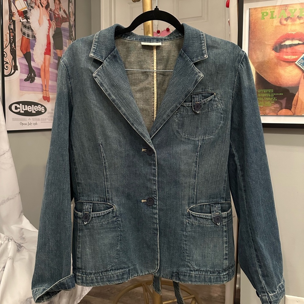 Vintage blue denim blazer with cinching in the back✨